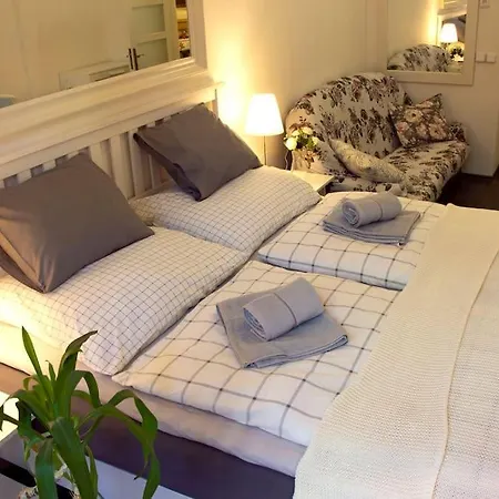 Appartamento Balcony King 12 Min From Charles Bridge *