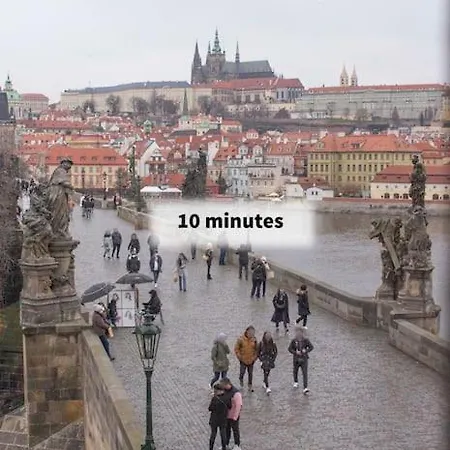 Balcony King 12 Min From Charles Bridge Appartamento