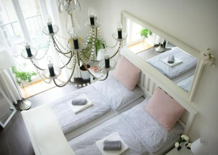 Balcony King 12 Min From Charles Bridge Daire Prag
